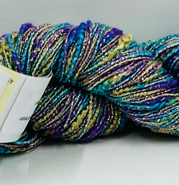 Lucci Iris Metalic Yarn